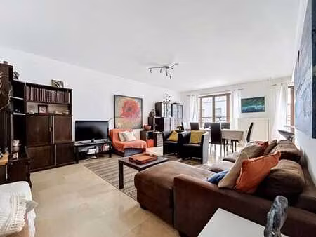 superbe appartement de 94 m²  1 chambre avec terrasse  situé