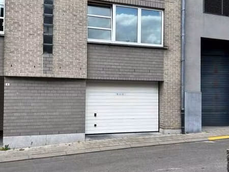 garage fermé à louer – centre de diegem