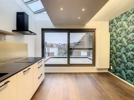belle maison de 3 chambres avec garage et jardin