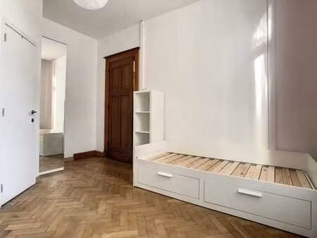 chambre étudiante à louer à tournai