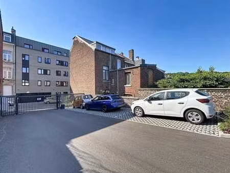 emplacement de parking sécurisé loué à vendre