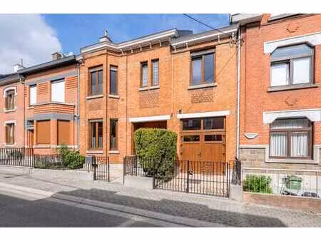 spacieuse maison bourgeoise 5 chambres à loncin