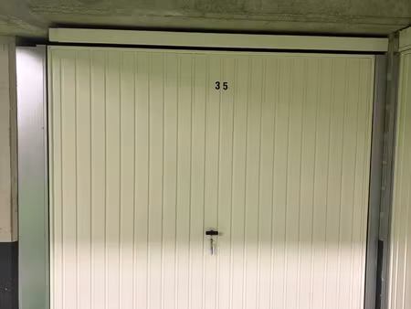 location garage 12 m² à aix-en-provence (13090)