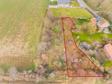 terrain constructible dans un quartier paisible