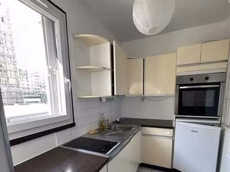 studio / 30m² / porte de champerret (ligne 3)