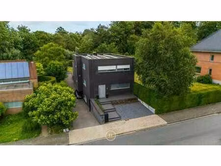 eigentijdse moderne en super uitgeruste villa met mooie t...