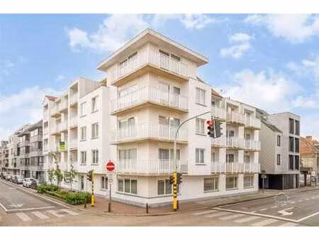 appartement de 2 chambres à coucher avec 2 salles de bains d
