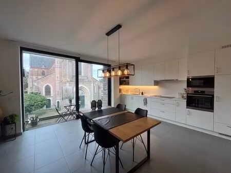 te huur: gezellig 2-slaapkamers appartement met vloerverw...