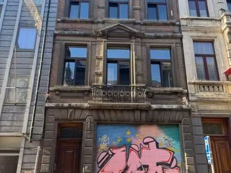 ? maison de rapport cœur de namur – fort potentiel !