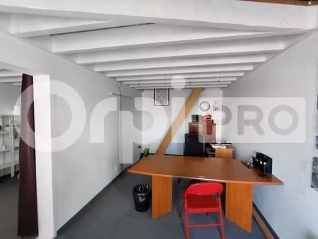 location bureaux 79 m²