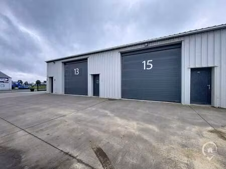 entrepôt à louer dans le zoning de sorinnes
