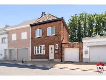 spacieuse maison avec jardin et garage près d'alost