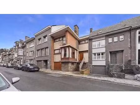 spacieuse maison bel-étage