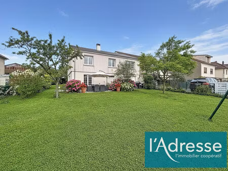 vente maison 7 pièces  130.00m²  pouilly
