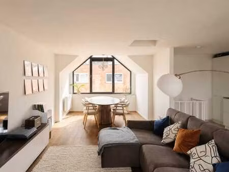 stijlvol appartement met 2 slaapkamers en terras  centraa...