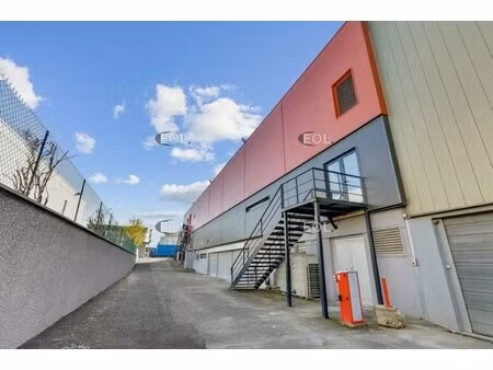 location local d’activités creteil 94000 590m² à 1450m²