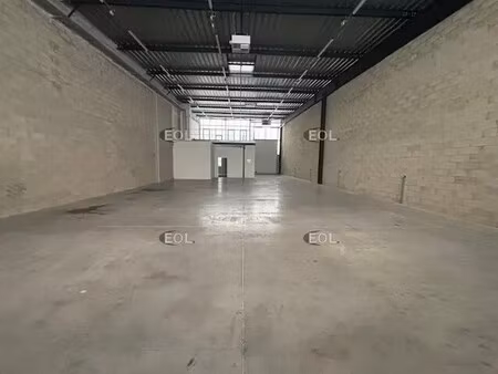 location local d’activités le coudray montceaux 91830 436m²
