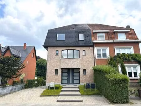 spacieux appartement triplex avec grande terrasse