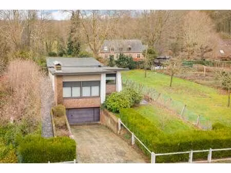 charmant bungalow de plain-pied avec jardin boisé