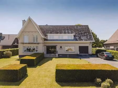 villa spacieuse sur 1 515 m² à vendre avec vue sur la verdur