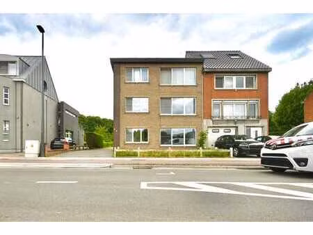 ruim en lichtrijk appartement - beschikbaar vanaf 1/8