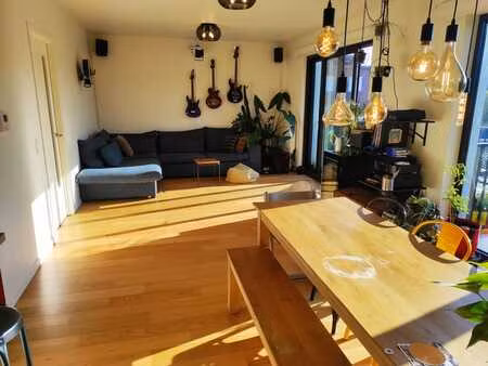 bright & spacious 2 bedroom appartement