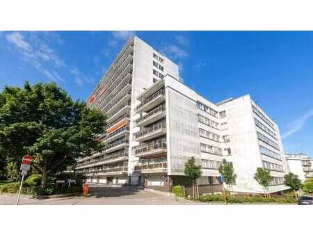 maison communale : lumineux 2 ch + bureau terrasse peb d