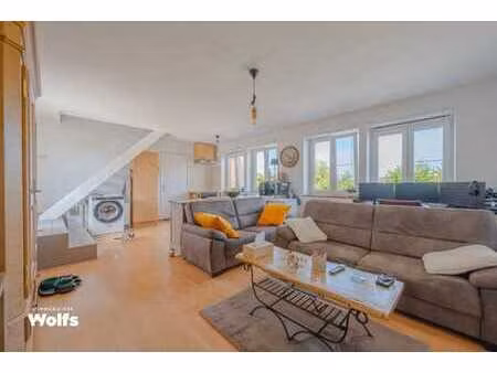 agréable duplex avec vaste terrassen à 2 minutes de visé !