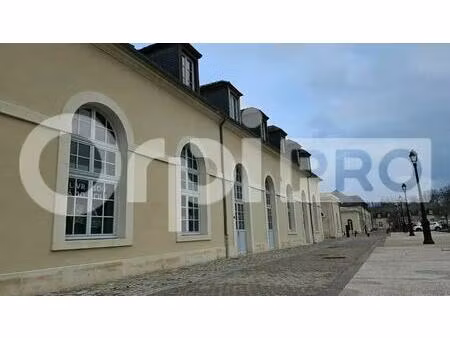 location commerce compiegne 60200 280m²