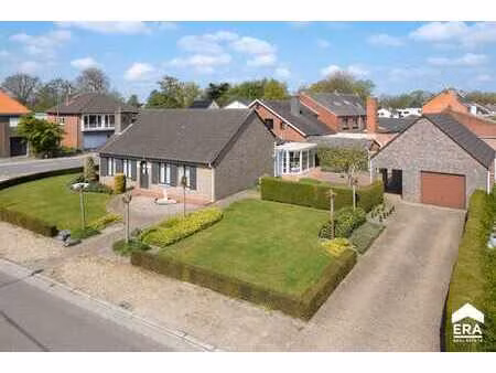 à vendre: maison 4 façades à pelt