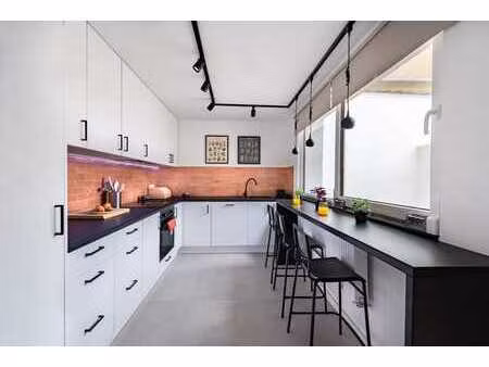 chambre privée lumineuse avec sdb - coliving parc josaphat