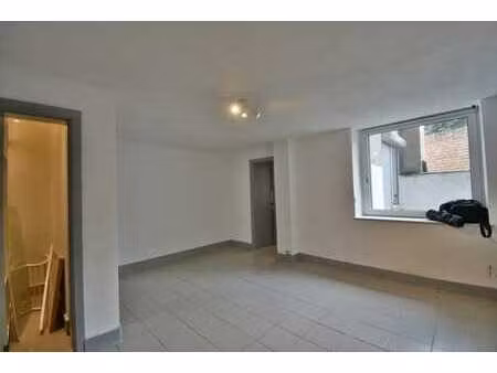 studio ixelles récemment rénové.