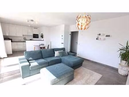 ruim 2-slaapkamerappartement met zonnige terrassen nabij ...