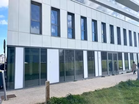 location commerce caen 14000 176m²