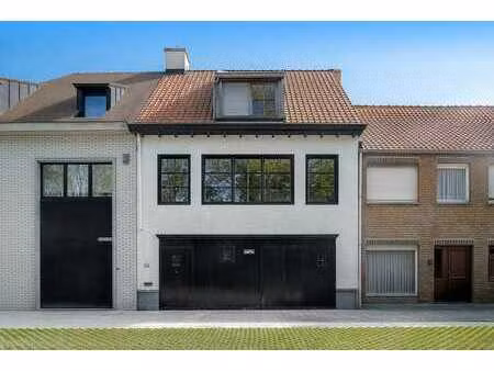 maison unique avec 3 ch. à coucher et 2 salles des bains ...