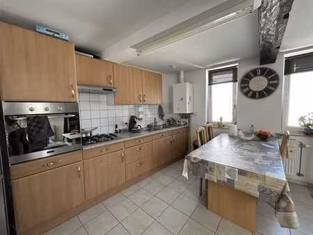 bel appartement duplex de +/- 80m² sis au 1er étage