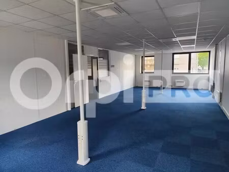location bureaux 240 m²