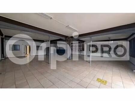 location commerce cayenne 97300 255m²