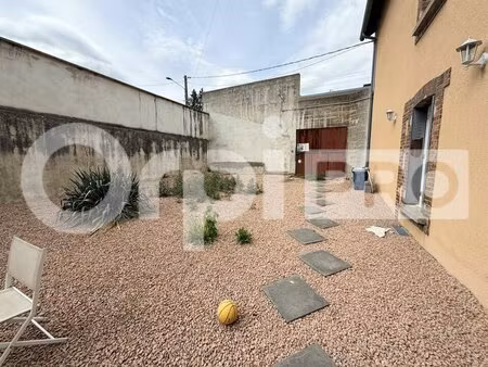 location commerce saint eloy les mines 63700 61m²