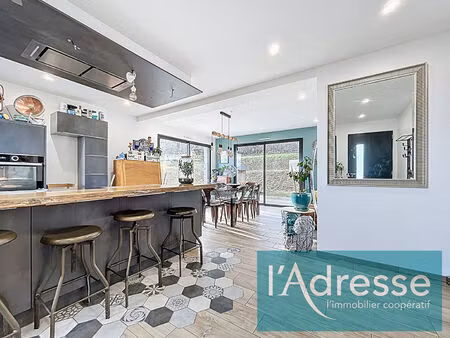 vente maison 5 pièces  159.00m²  solgne