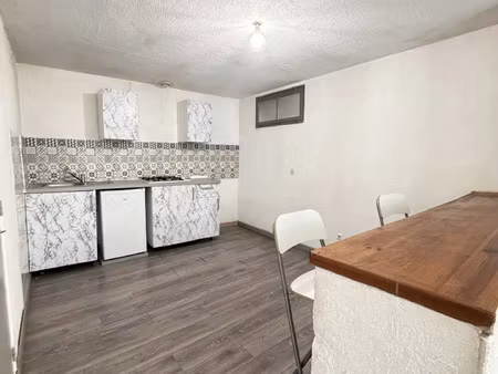 location appartement 2 pièces 47 m² à salon-de-provence (13300)