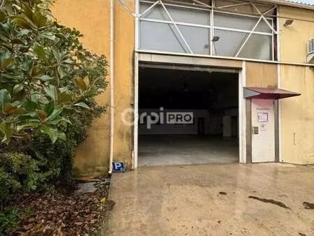 location entrepôt 592 m²