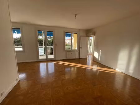 location appartement 3 pièces 68 m² à sausset-les-pins (13960)