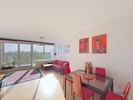 appartement à louer avec terrasse et 3 chambres   ixelles (vbe30842)