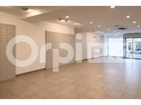 location commerce montlucon 03100 133m²