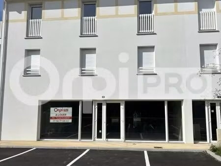 location commerce saint vincent de tyrosse 40230 108m²