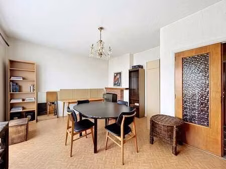 appartement 2ch à rénover + garage - auderghem