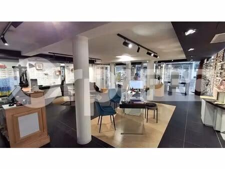 location commerce pornichet 44380 89m²