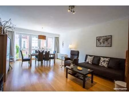 hermann-debroux: grand appartement 1ch tout confort.
