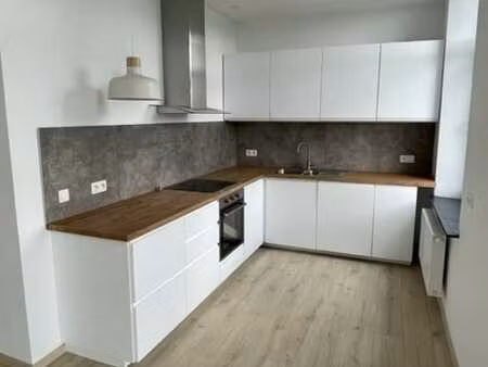 bel appartement rdc entièrement rénové avec terrasse
